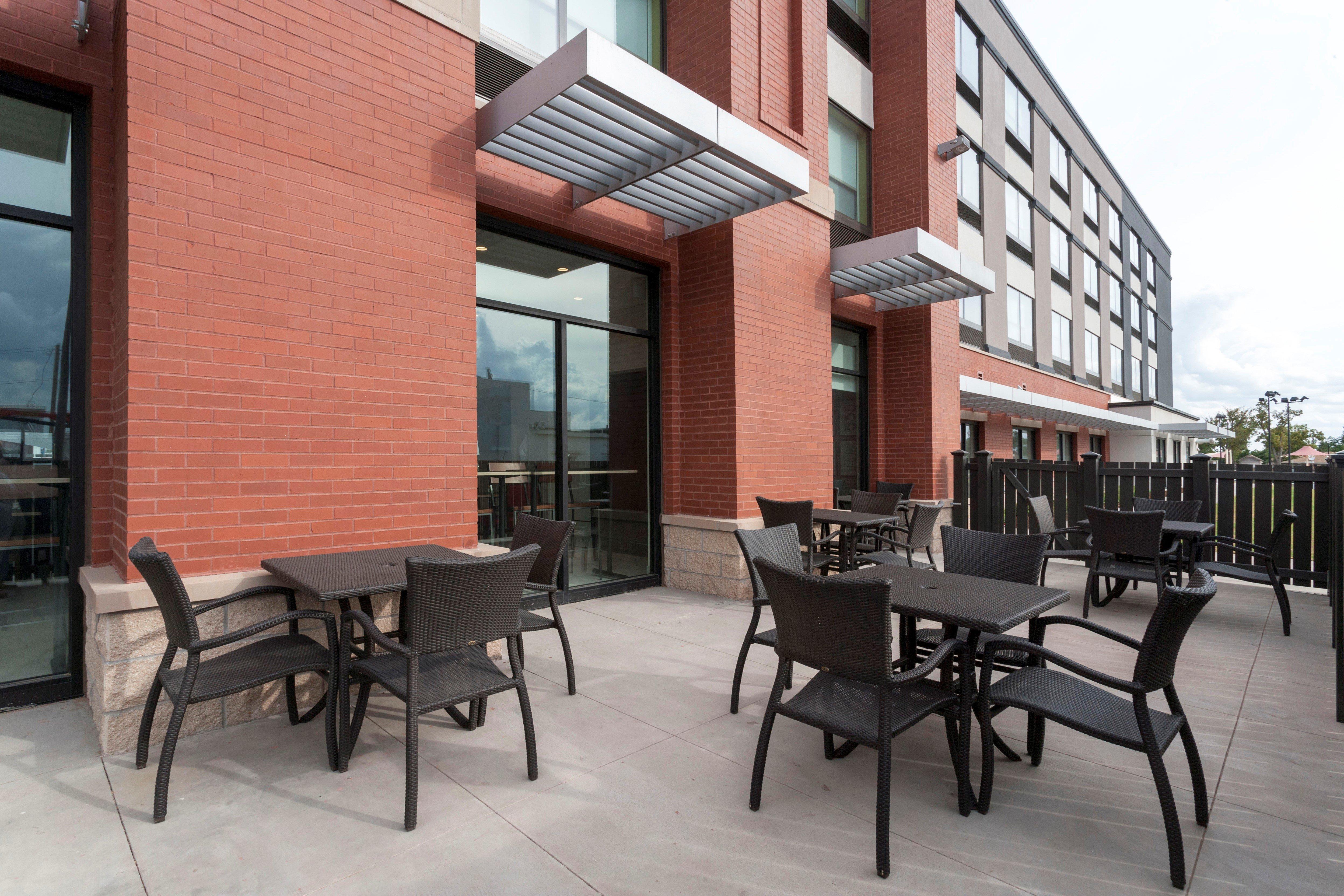 Holiday Inn Express & Suites - Dodge City By Ihg Экстерьер фото