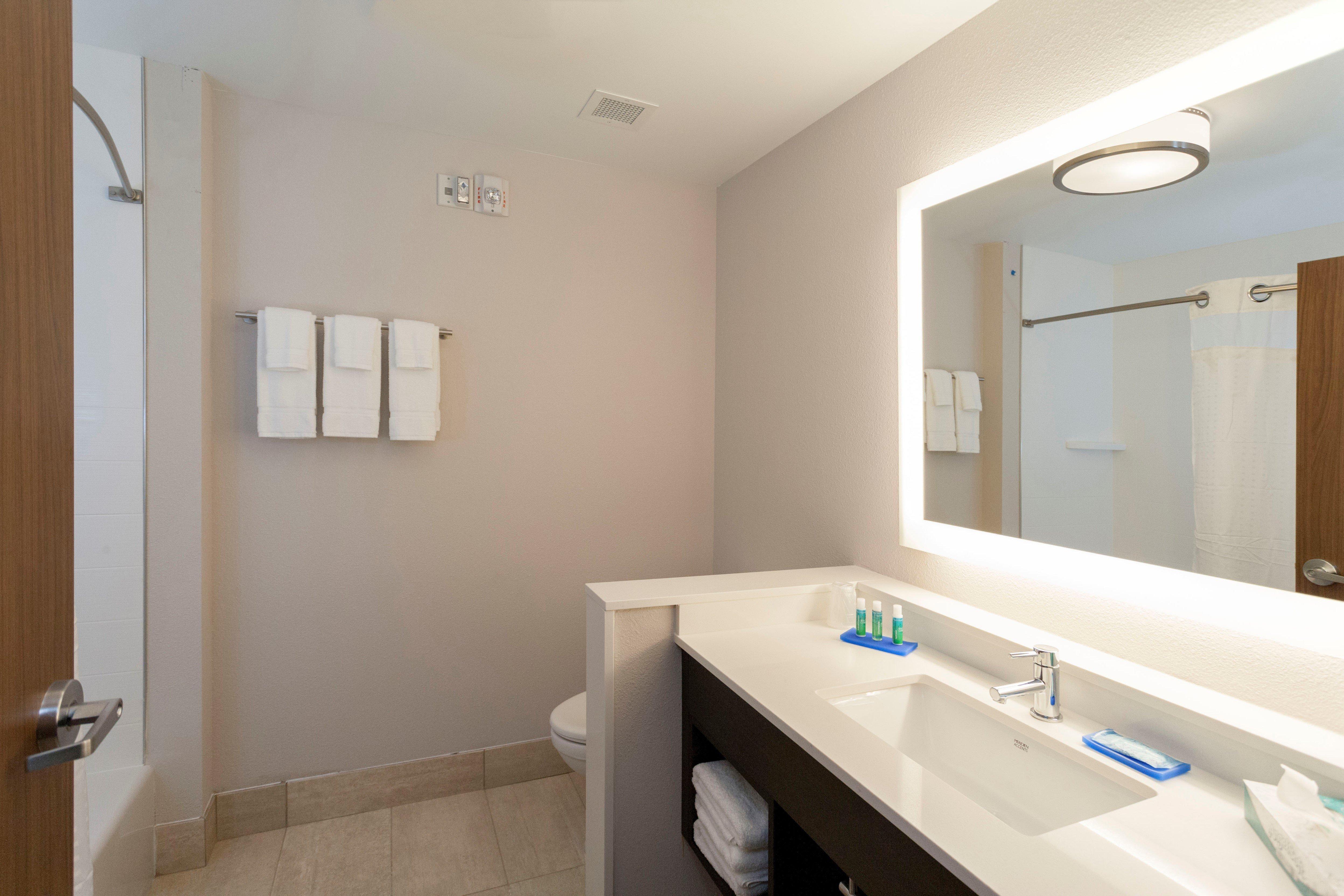 Holiday Inn Express & Suites - Dodge City By Ihg Экстерьер фото