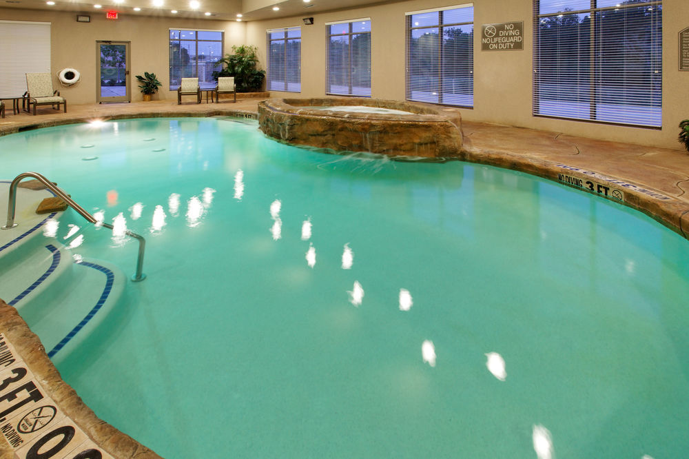 Holiday Inn Express & Suites - Dodge City By Ihg Экстерьер фото